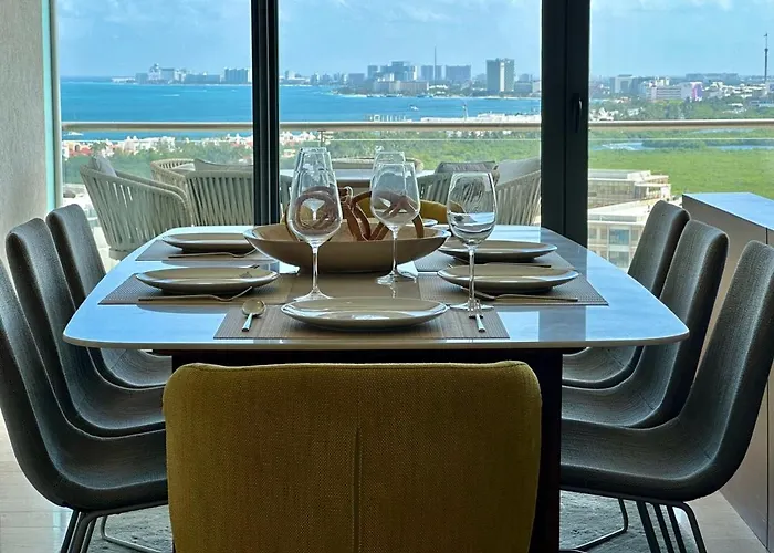 3Br Luxury Oceanfront Apt W/ Pool, Gym & Views!